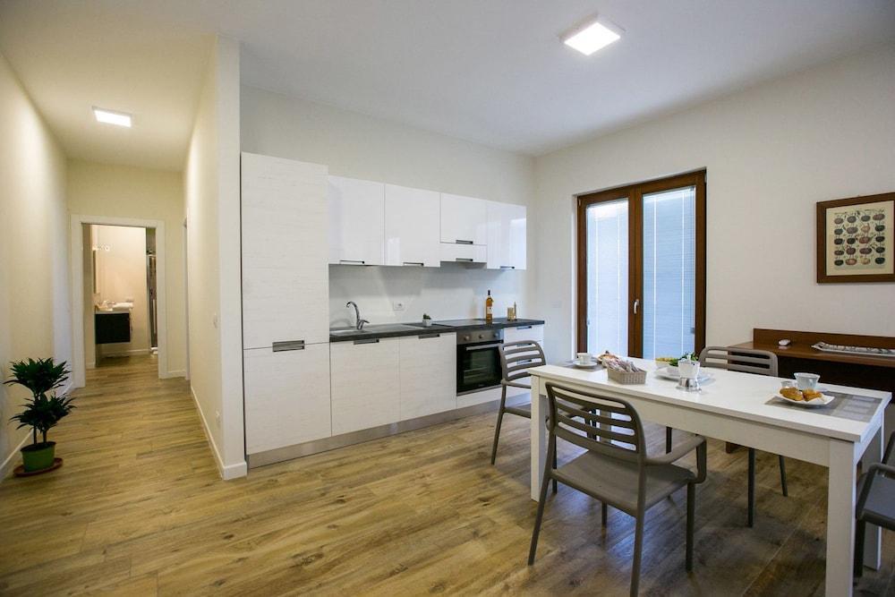 Residence Trani Exteriör bild