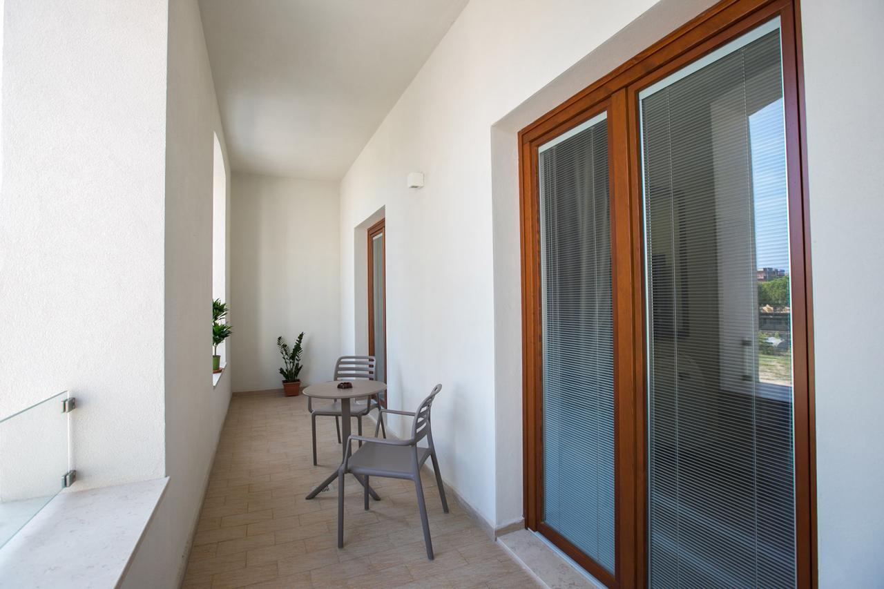 Residence Trani Exteriör bild